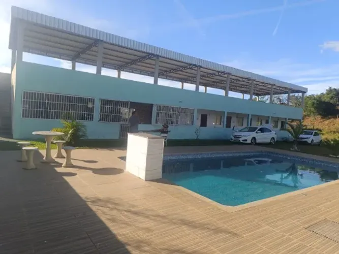 sítio 3000 mil metros quadrados com piscina ,terraço de 25 metros quadrados, 5 Quartos