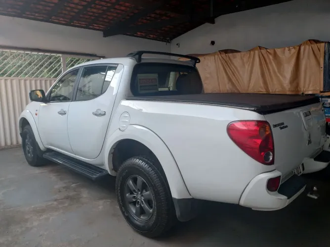 Mitsubishi L200 Triton HPE 3.2 CD TB Int.diesel AUT 2013