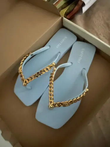 Sandália azul claro