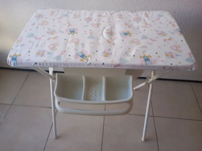 Banheira Dobrável para bebê /suporte com trocador e saboneteira 25 l 30kg