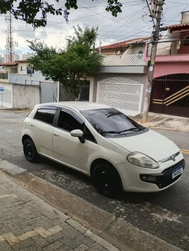 Fiat Punto Attractive 1.4 Fire Flex 8V 5P 2015