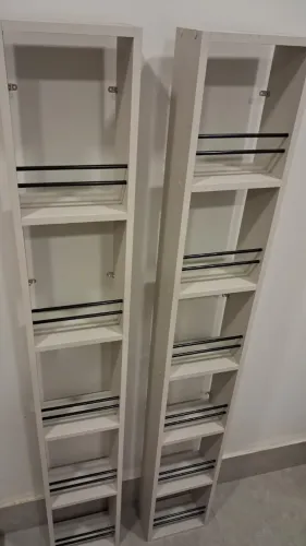 2 expositores de produtos