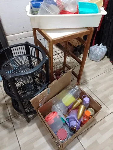2 fruteiras e utensílios 