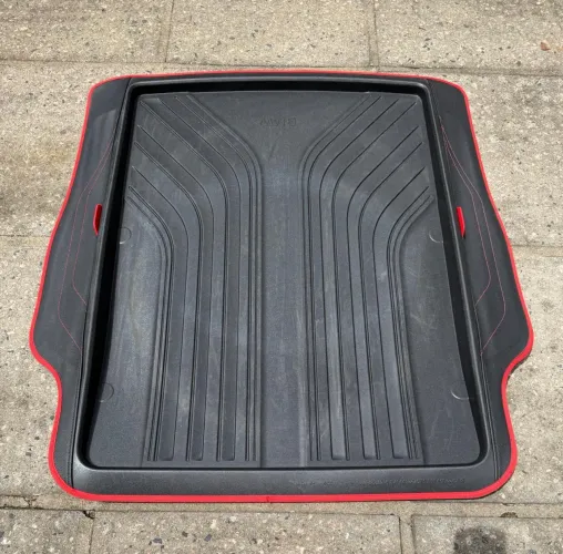 Tapete porta malas BMW F30 original - usado