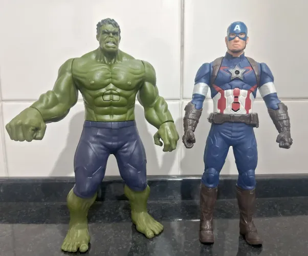 Boneco Marvel Avengers