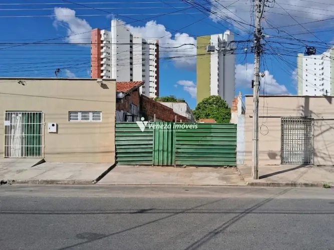 Terreno Comercial na Rua Hugo Napoleão para aluguel