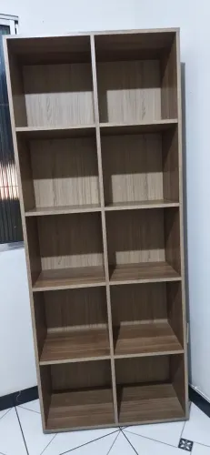 Estante com nichos