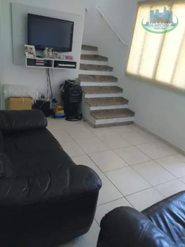 Sobrado com 2 dormitórios à venda, 120 m² por R$ 280.000 - Parque Verde Mar - Mongaguá/SP