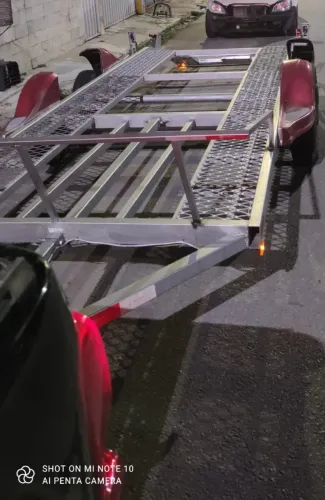 CARRETINHA 2 EIXOS SEMI REBOQUE PARA CARROS E MERCADORIAS COM NF 