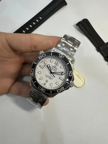 Relógio Estilo Seamaster Diver 300M - Automático, Safira e Aço Inox Super ETA 
