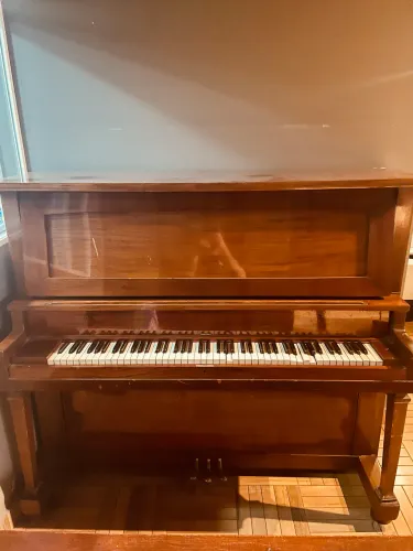 Piano acustico