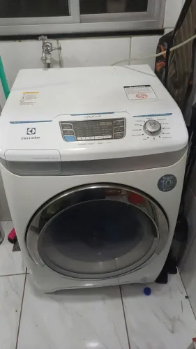 Maquina Electrolux lavar e seca