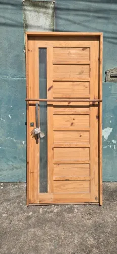 Porta nova completa para vender rápido.