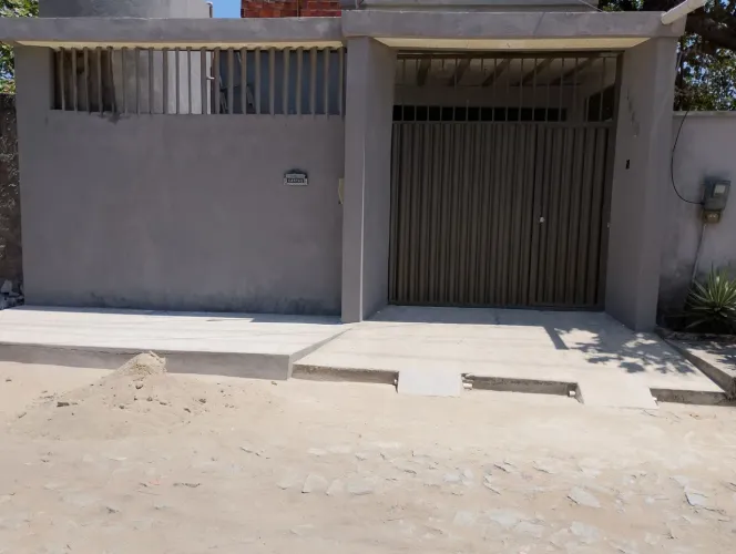Vendo uma Casa em Cascavel-Ce.