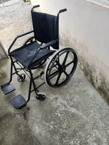 Cadeira de rodas 450 reais