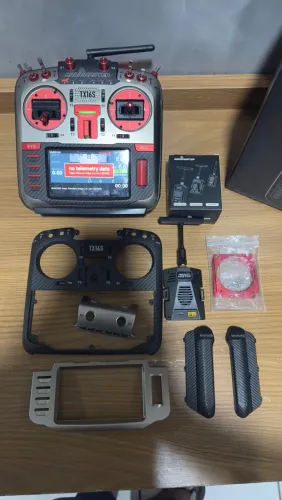 Radiomaster TX16s MKII 4 em 1 e  Expresslrs 1w 