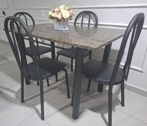 Mesa Bem Novinha Entrego
