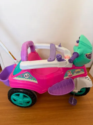 Triciclo infantil rosa magical da maral
