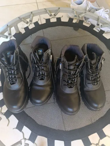 Botas de Segurança com C.A *CADA PAR*