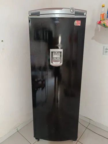 Vendo geladeira Eletrolux
