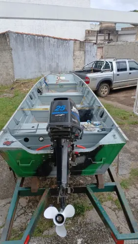 Barco 5m fênix + motor 25hp Mercury Sea pro