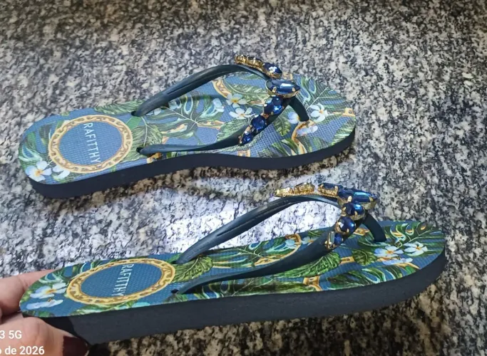 Chinelo feminino tamanho 35/36 marca Rafitthy, usado uma vez 
