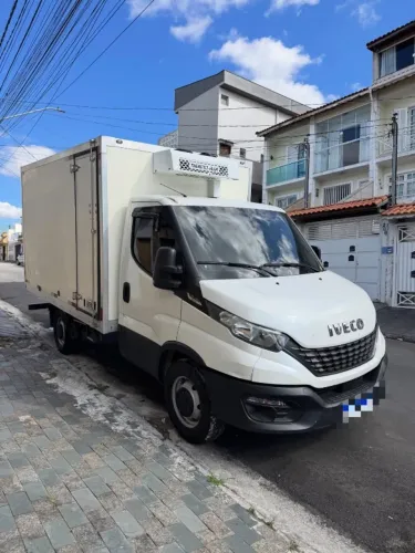 IVECO DAILY 35-150 BAÚ REFRIGERADO 2022