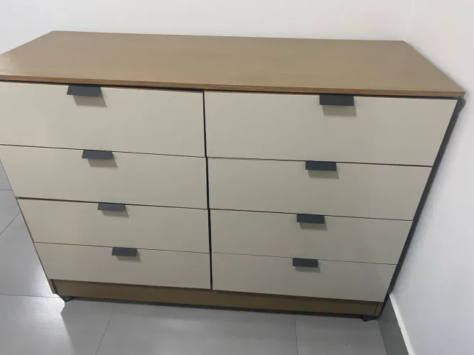 Cômoda 8 gavetas 