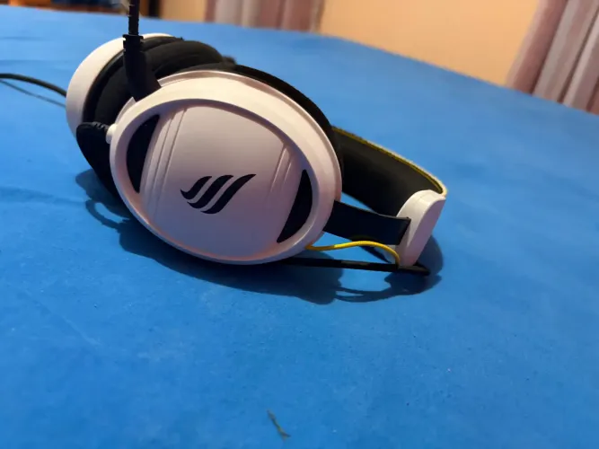 Headset fallen white 