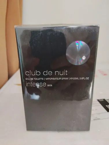 Perfume Árabe Masculino Club de Nuit EDT intense 105ml