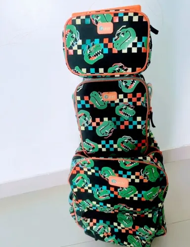 Mochila puket com lancheira e estojo 