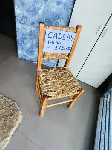 Cadeiras de palha e náilon 