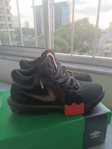 LeBron Witness VIII (8) Tam. 41
