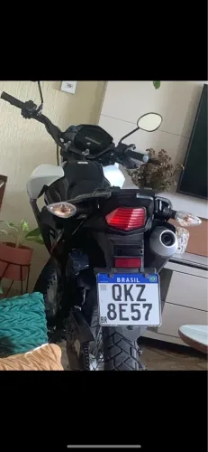 Vende-se Broz super conservada e com revisão em dias.