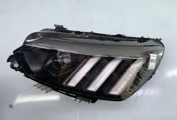 PEÇA COM MUITOS DETALHES Farol Peugeot 208 2021/2023