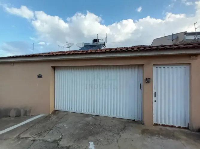 Casa à venda com opção de moradia e aluguel