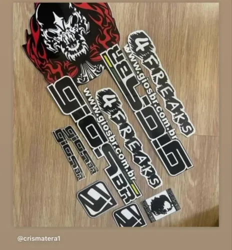 Adesivo de bicicleta gios 4freaks 2015 fundo preto