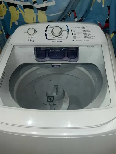 MÁQUINA ELECTROLUX 13KG SEMINOVA. VENDO OU TROCO, VALOR A NEGOCIAR.