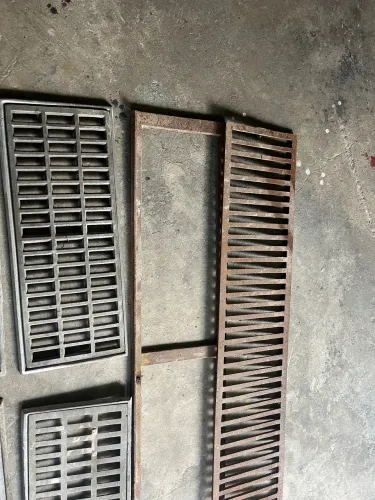 Vendo ralo em grade pra acabamento de casa em ótimo estado 