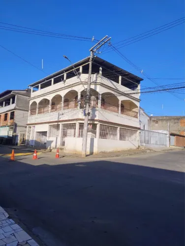 CASA TRIPLEX URGENTE VENDO OU TROCO ACEITO CARRO OU APARTAMENTO EM VILA VELHA