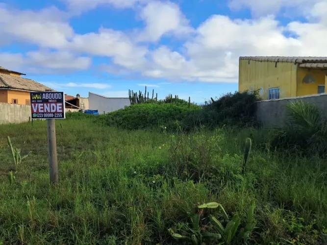 EXCELENTE TERRENO DE FRENTE PARA O MAR em Praia Sêca - Araruama - RJ