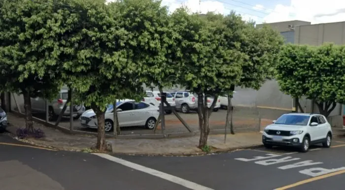 Terreno à venda no bairro Boa Vista com 242m² de área total.