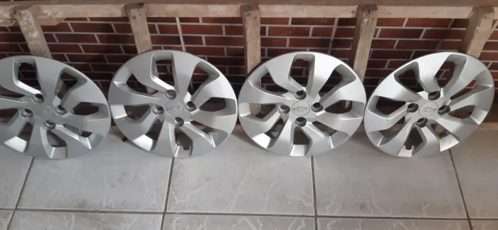 Vende as 4 carlotas originais do onix 2018