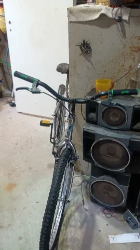 Vendo uma bonita bicicleta baratinho