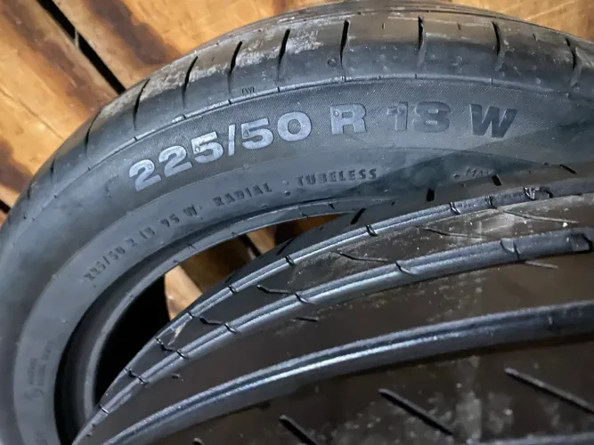 Par de pneus 225/50 R18 RunFlat