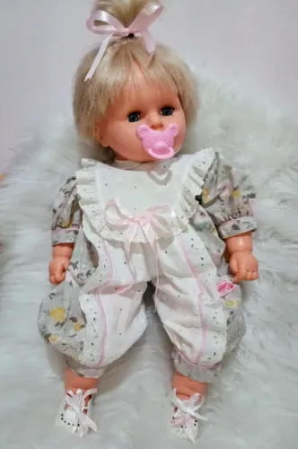 Boneca Amor da Mamãe, anos 90 toda original, mecanismo funcionando, higienizada.