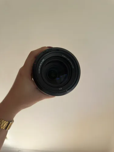 Lente Sony 18-105 apenas com marcas de uso