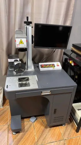 MÁQUINA FIBER LASER 50W