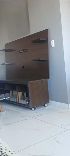 vende se, uma Rak para TV