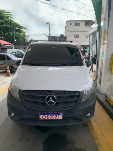 Mercedes-Benz Vito 111 CDI Furgão 1.6 TB Diesel 4P MEC 2016